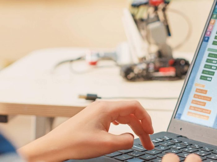 央行等七部门联合进一步强化金融支持绿色低碳发展