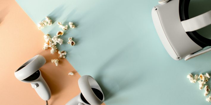 从云端到指尖：两份报告里的中国 AI 下一步