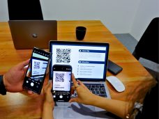 从“被淘汰”到“高薪逆袭”，普通人抓住AI机遇的3个关键