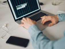 从风口到地面：用央国企上新的66个“AI+”场景赚到第一桶金